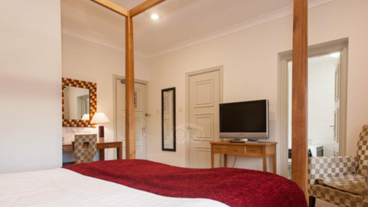 Honest Lawyer Hotel Дарем Екстер'єр фото